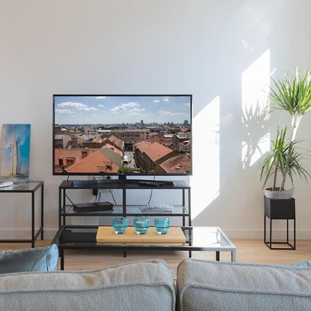 Design 2Bdr Apartment Near City Center Zagreb Ngoại thất bức ảnh